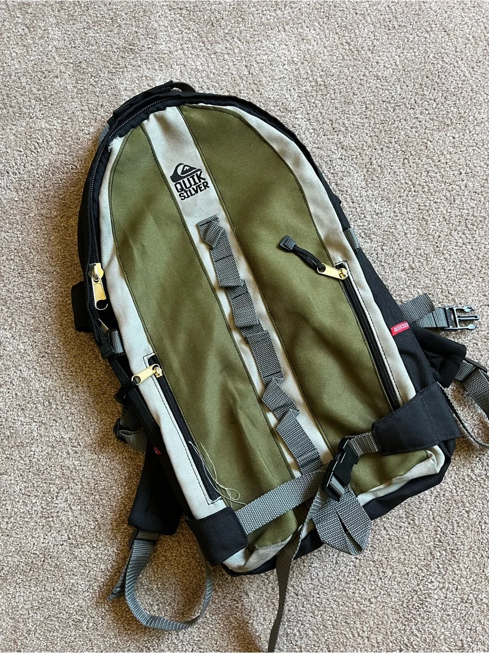 VTG 00’s / Y2K Quiksilver Forest Green Backpack
